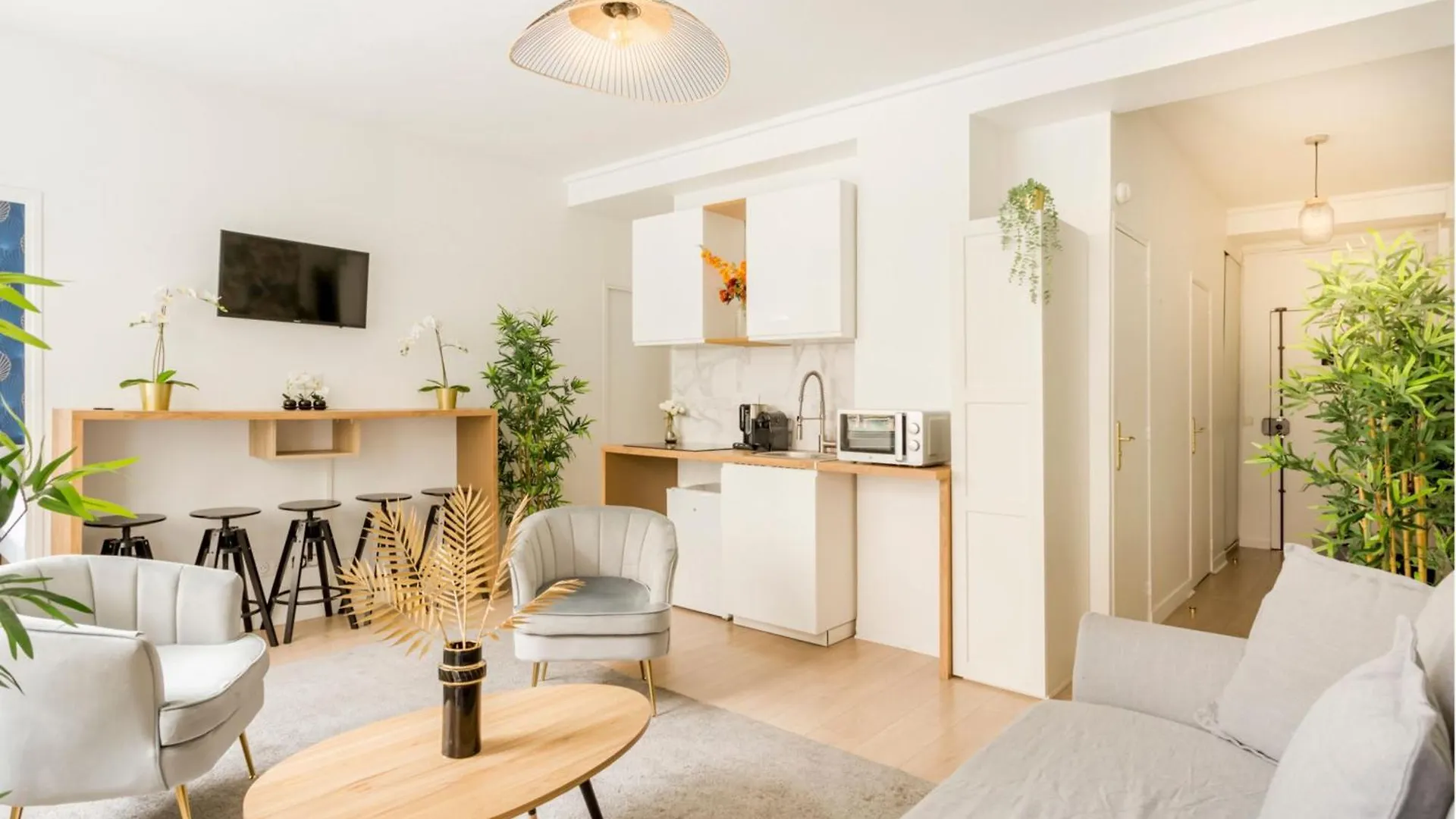 Apartment Merveil - Family Suite - Louvre - Aboukir VIII Paris