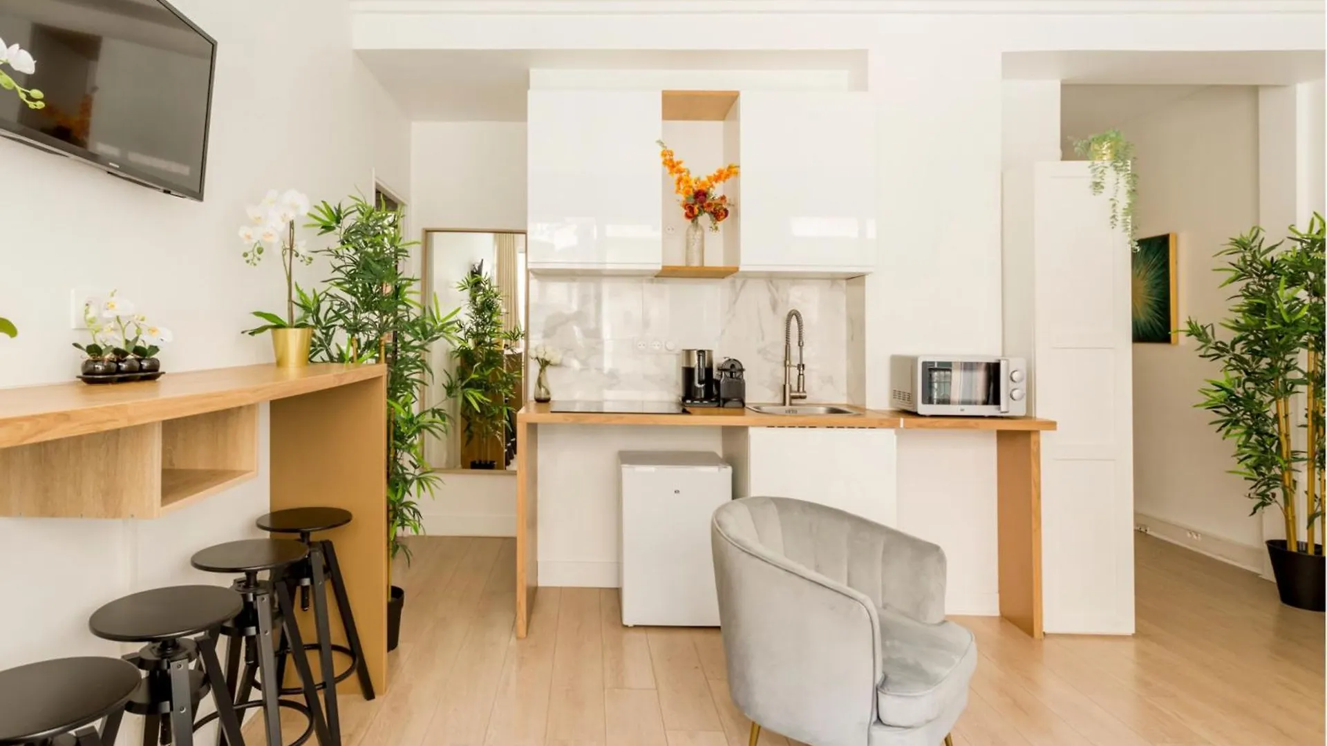 Apartment Merveil - Family Suite - Louvre - Aboukir VIII Paris